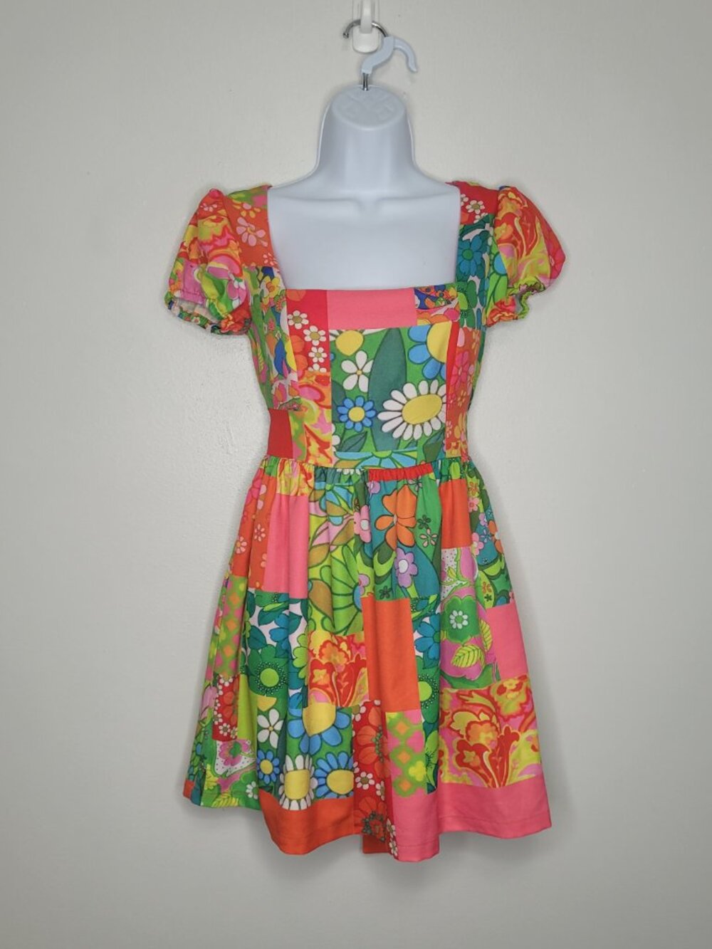 Current Mood bold groovy short sleeve fit and flare tie back dress x small